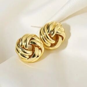 Elegant Gold Knot Earrings